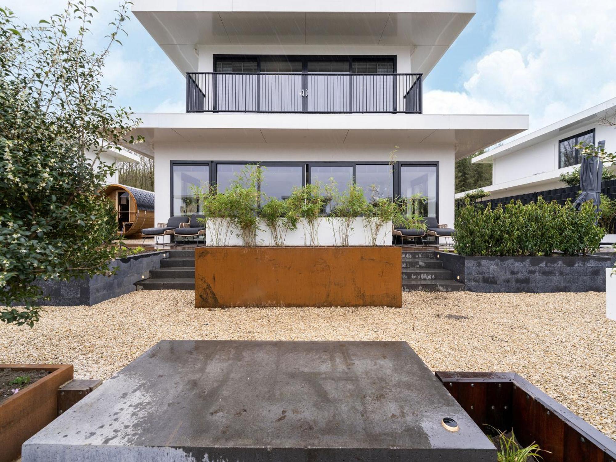 Water Villa With Jetty Near Harderwijk Zeewolde Exterior photo